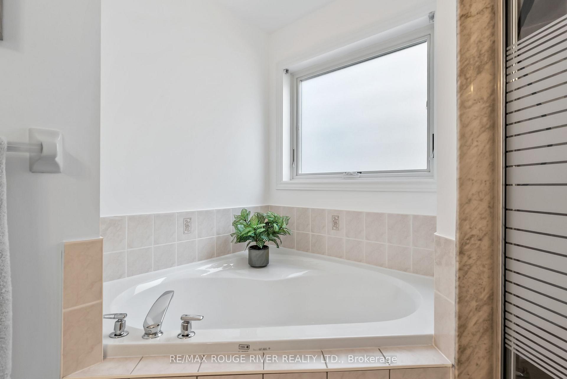 Photo 24 of 155 Bourbon Place, Whitby, Pringle Creek — HOMEH