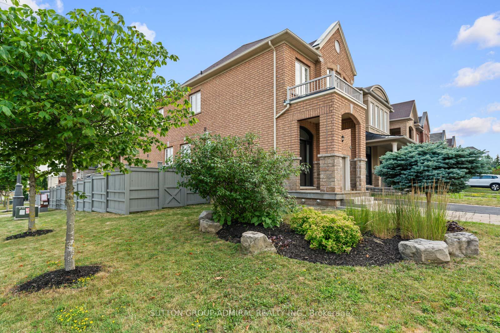Photo 4 of 1 Robert Green Crescent, Vaughan, Patterson — HOMEH