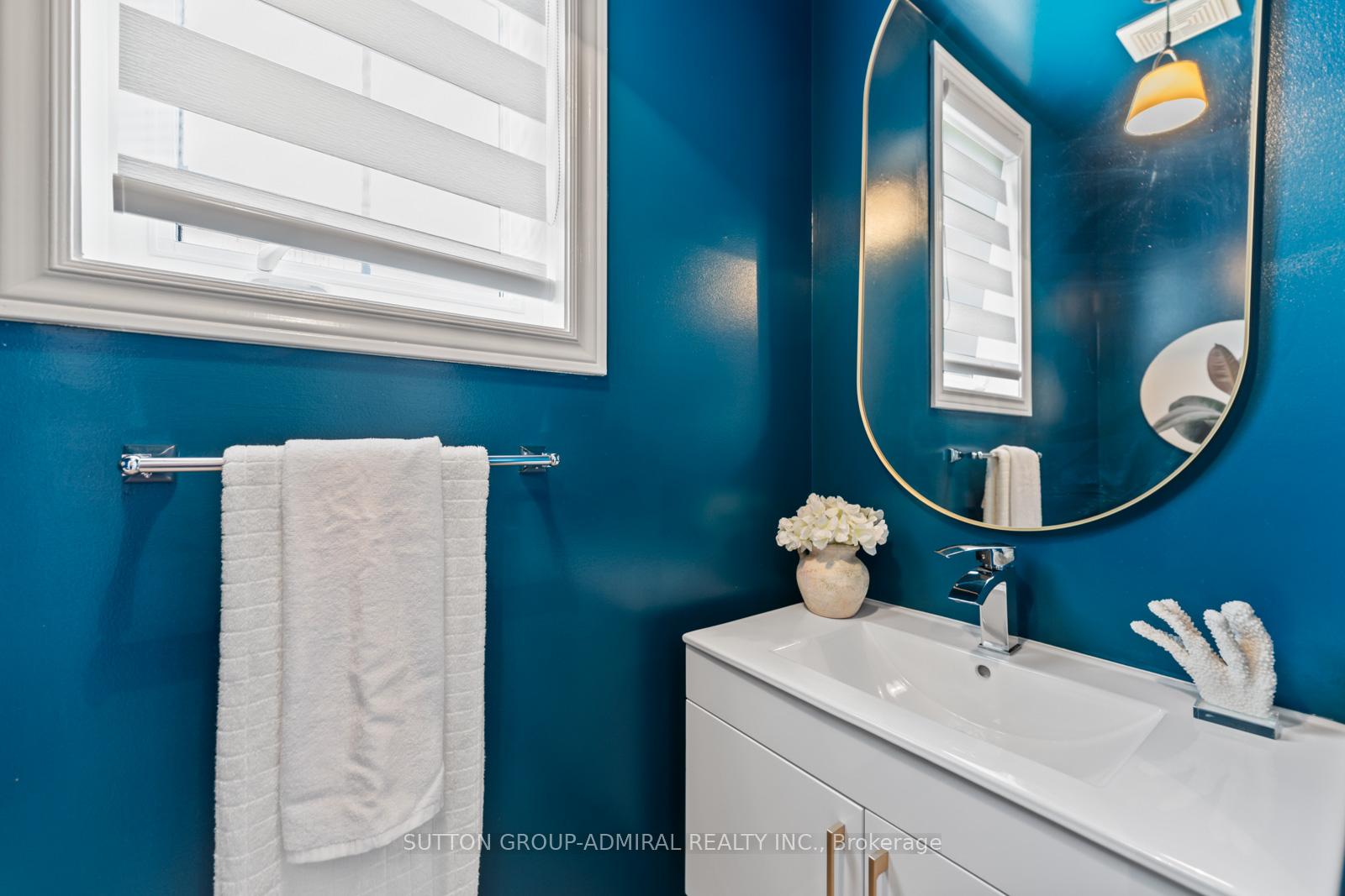 Photo 7 of 1 Robert Green Crescent, Vaughan, Patterson — HOMEH