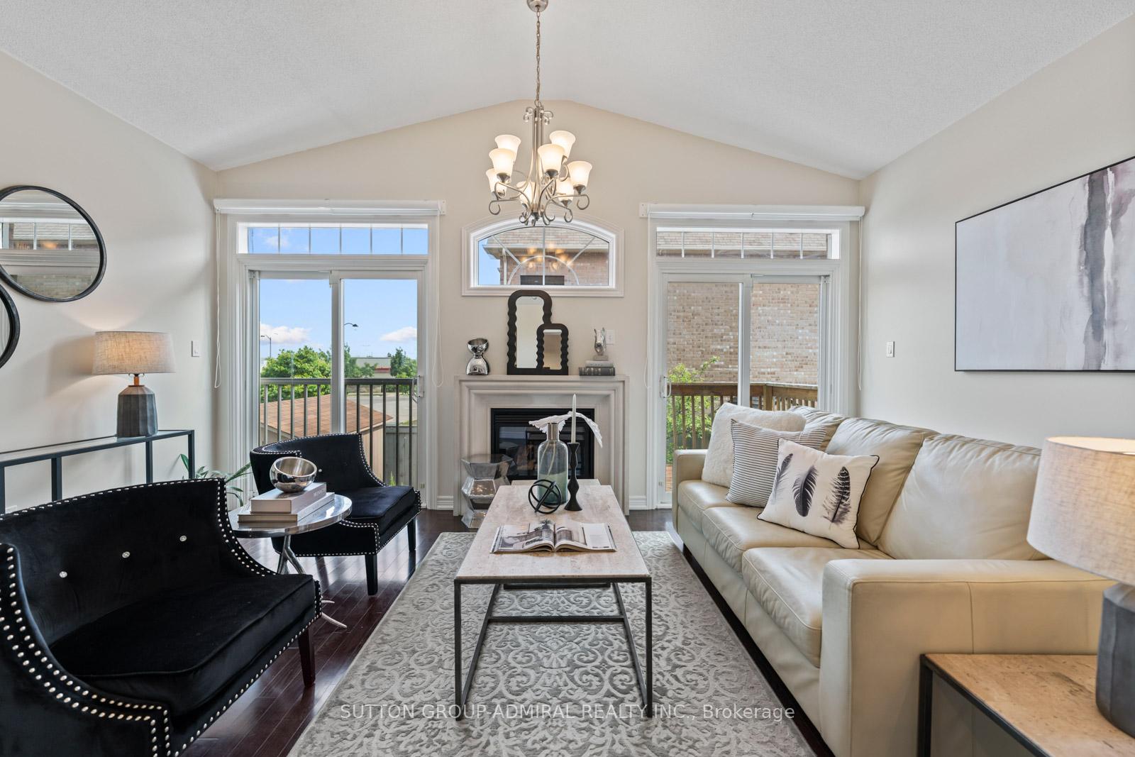 Photo 14 of 1 Robert Green Crescent, Vaughan, Patterson — HOMEH