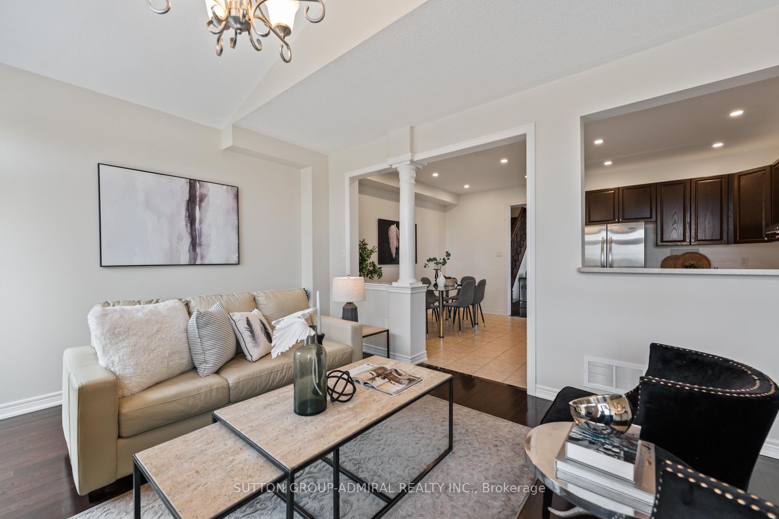 Photo 16 of 1 Robert Green Crescent, Vaughan, Patterson — HOMEH