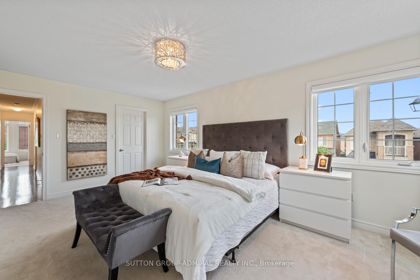 Photo 18 of 1 Robert Green Crescent, Vaughan, Patterson — HOMEH