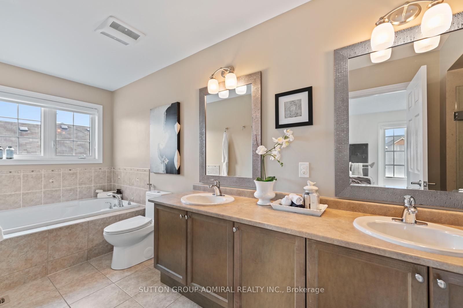 Photo 19 of 1 Robert Green Crescent, Vaughan, Patterson — HOMEH