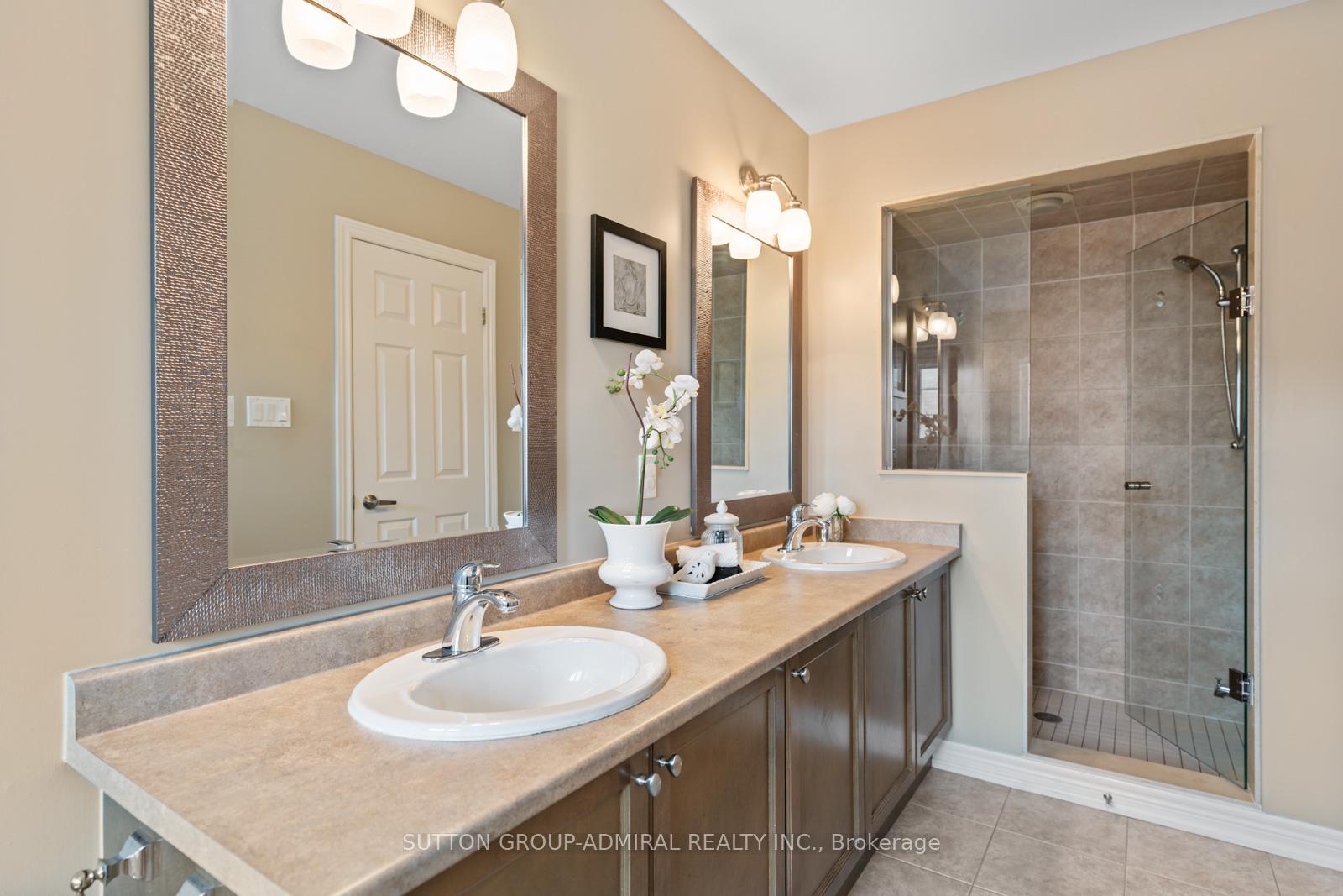 Photo 21 of 1 Robert Green Crescent, Vaughan, Patterson — HOMEH
