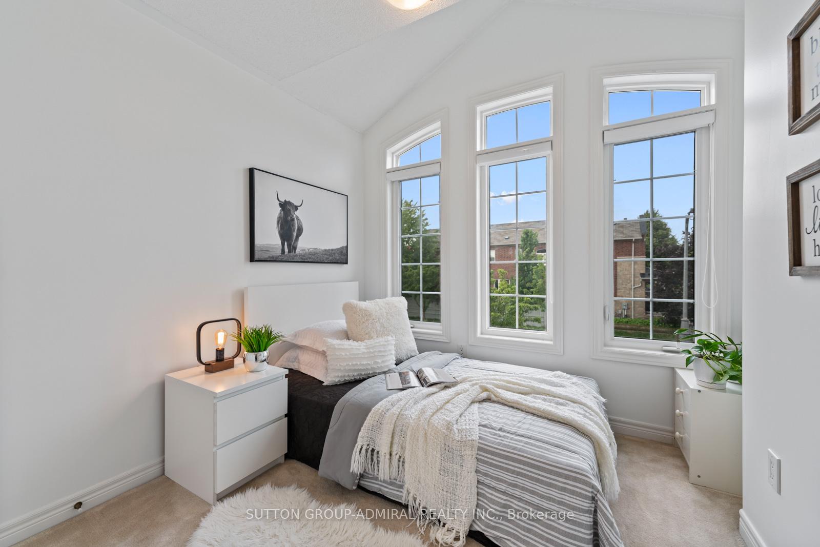 Photo 24 of 1 Robert Green Crescent, Vaughan, Patterson — HOMEH