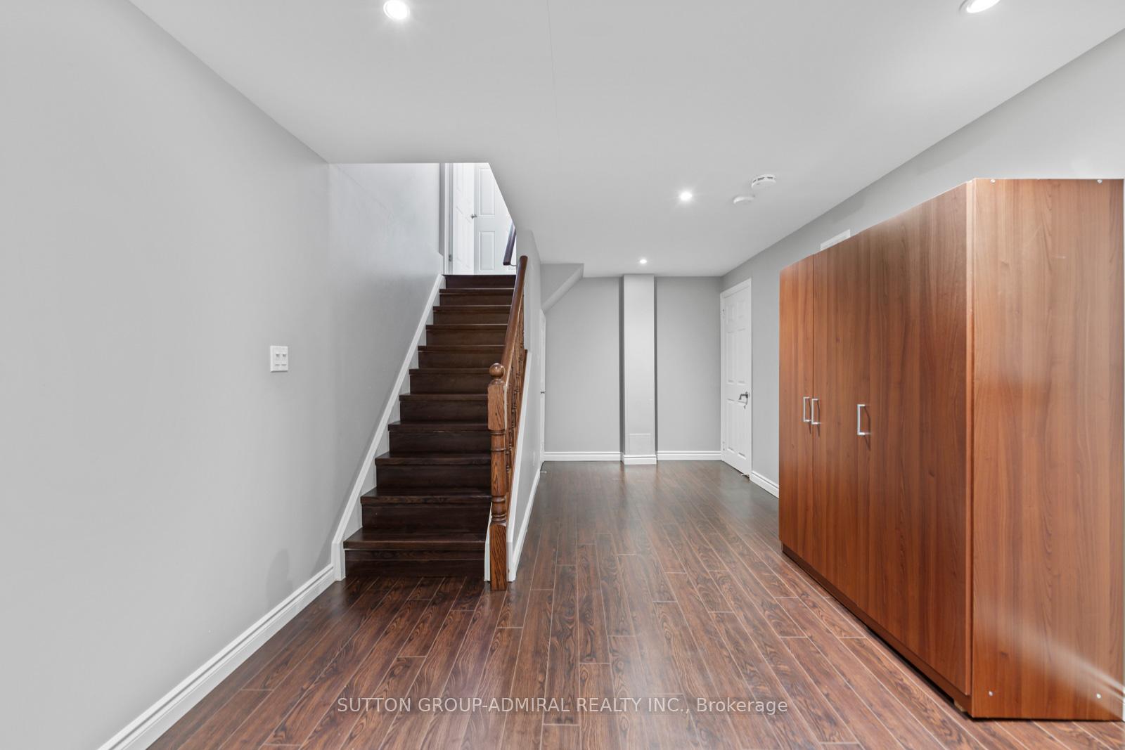 Photo 31 of 1 Robert Green Crescent, Vaughan, Patterson — HOMEH