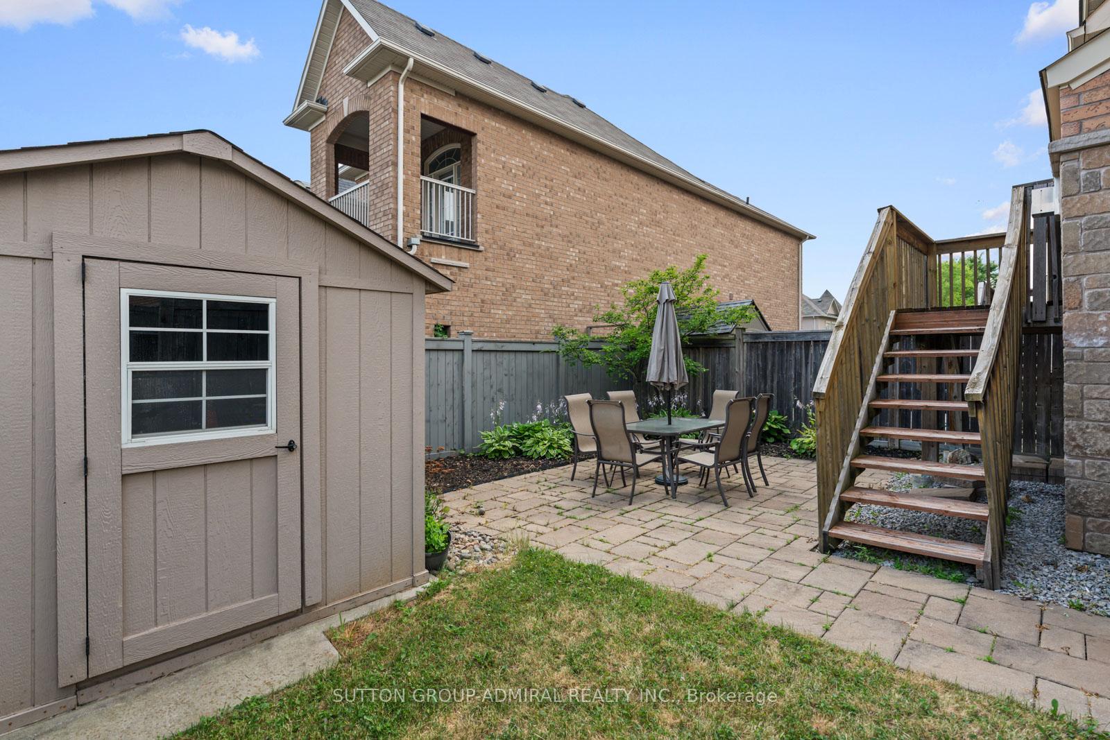Photo 33 of 1 Robert Green Crescent, Vaughan, Patterson — HOMEH