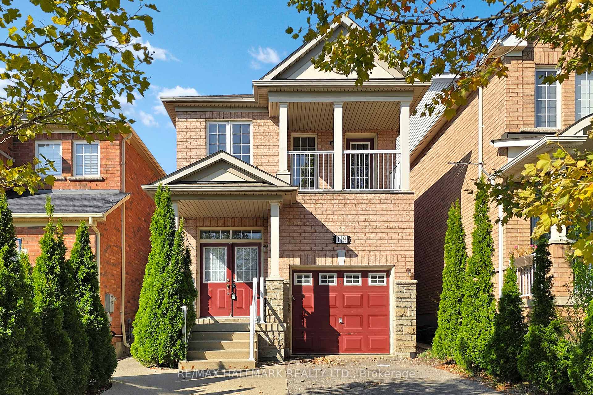 Photo 2 of 18 Catalpa Crescent, Vaughan, Patterson — HOMEH