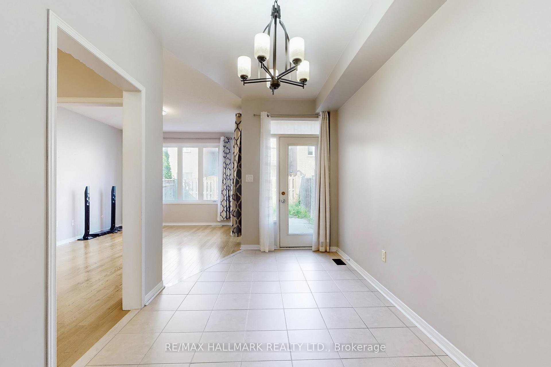Photo 18 of 18 Catalpa Crescent, Vaughan, Patterson — HOMEH
