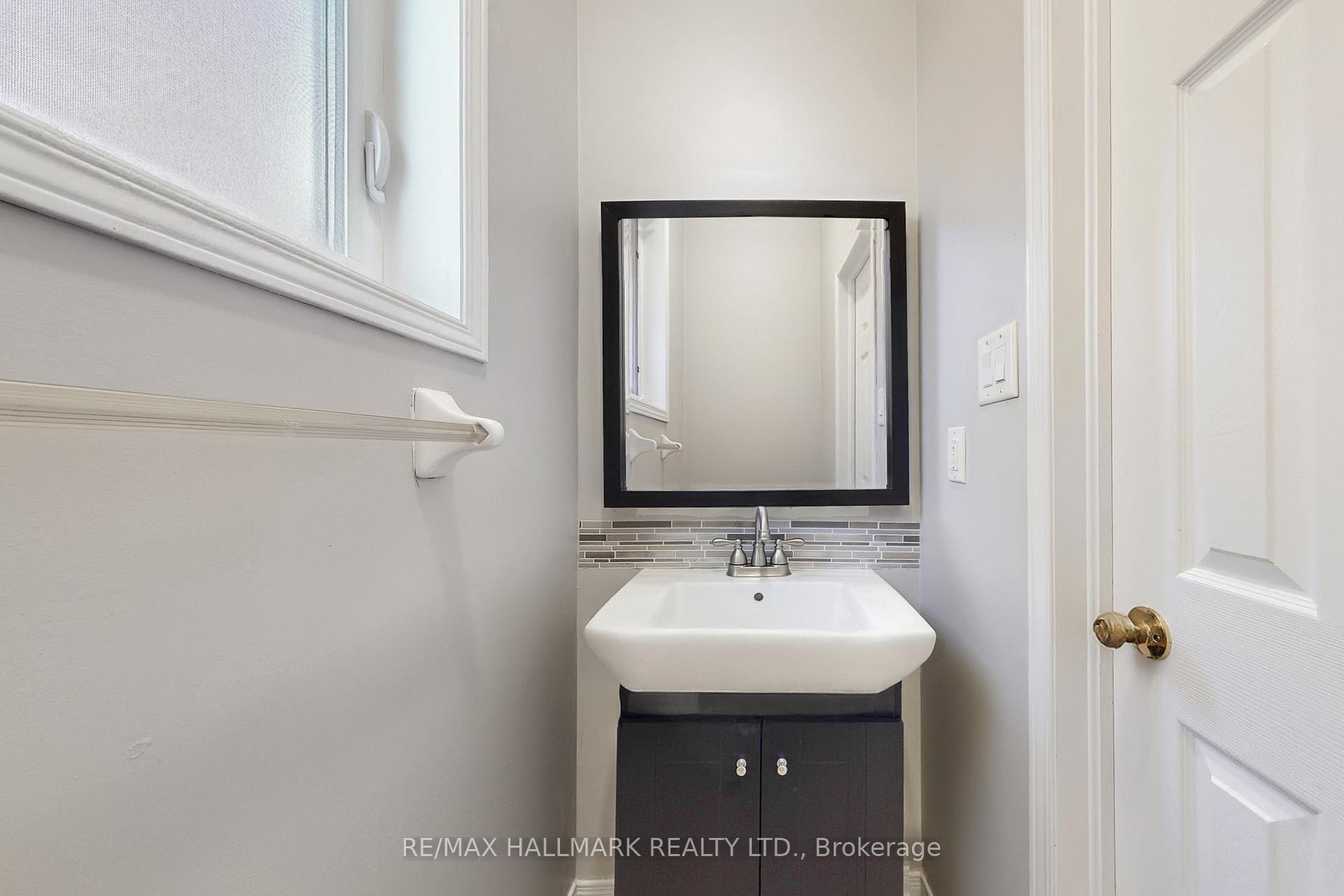 Photo 19 of 18 Catalpa Crescent, Vaughan, Patterson — HOMEH
