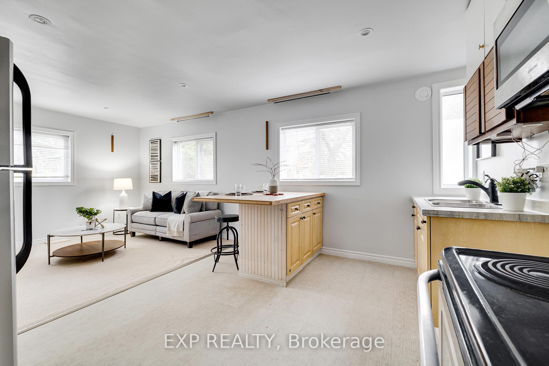 Photo 3 of 16 Dunbar Road N, Waterloo — HOMEH