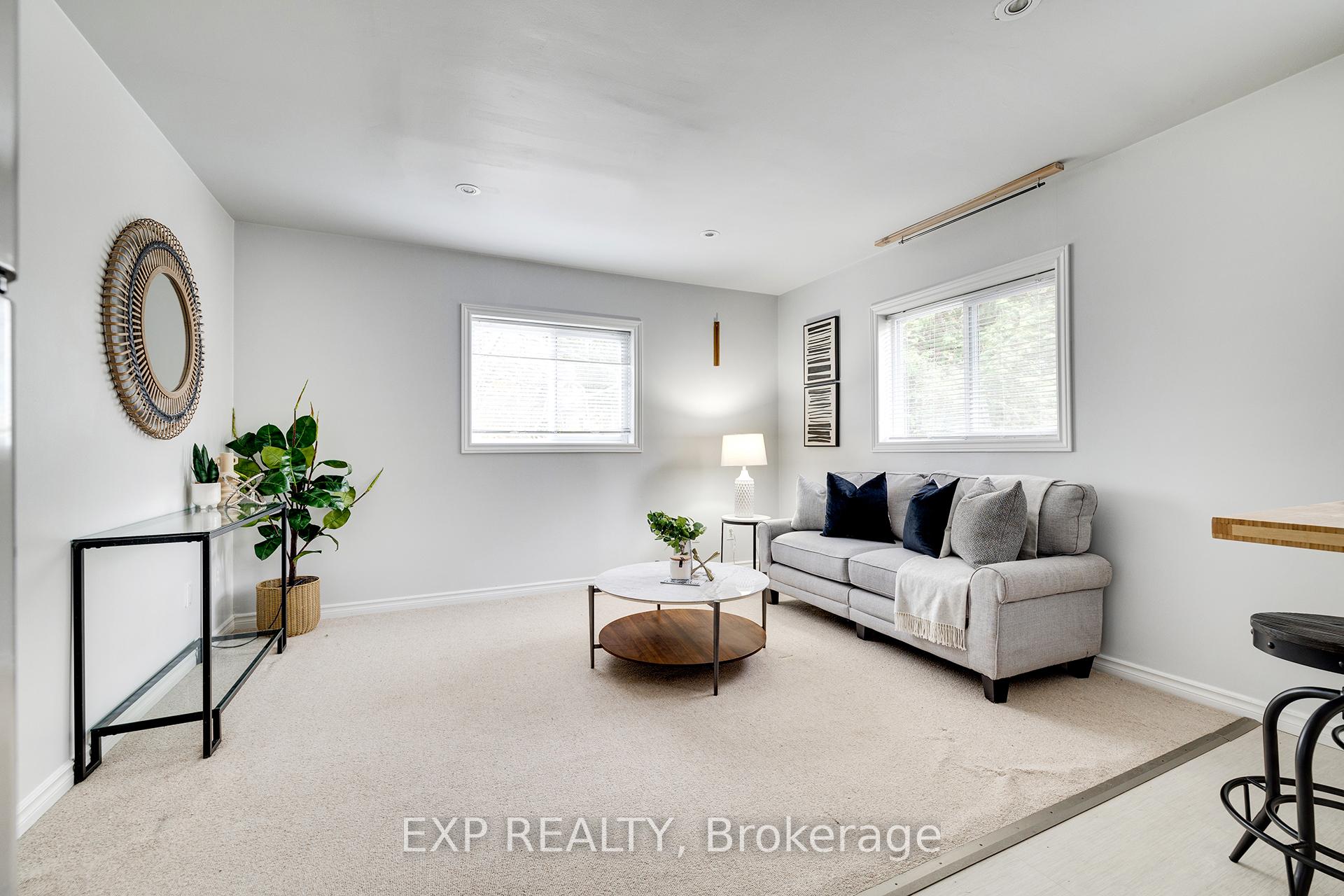 Photo 5 of 16 Dunbar Road N, Waterloo — HOMEH
