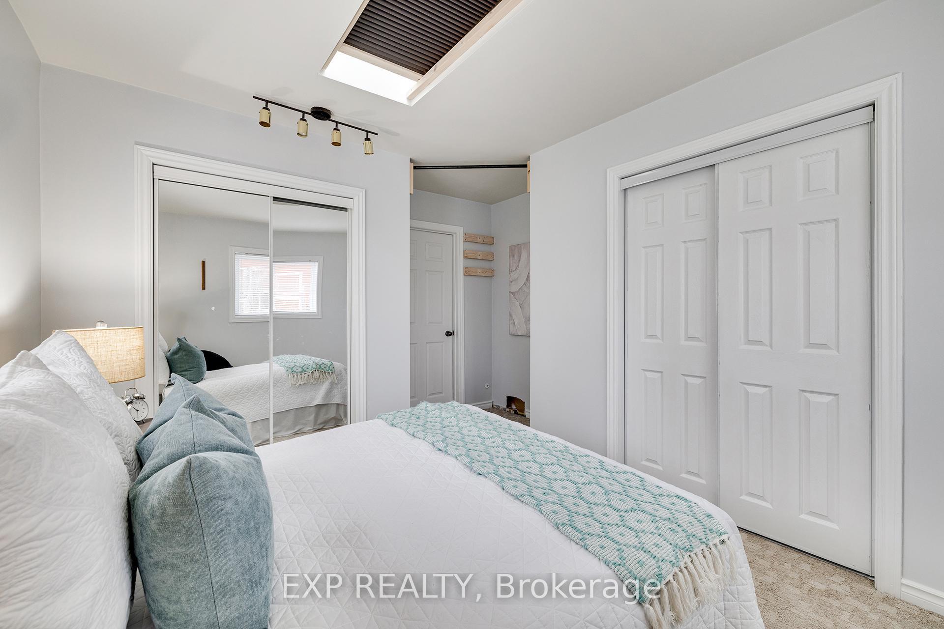 Photo 8 of 16 Dunbar Road N, Waterloo — HOMEH