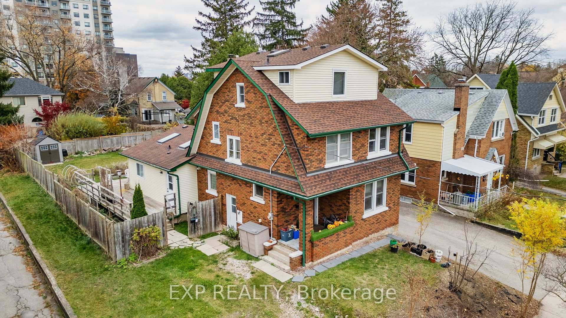 Photo 14 of 16 Dunbar Road N, Waterloo — HOMEH