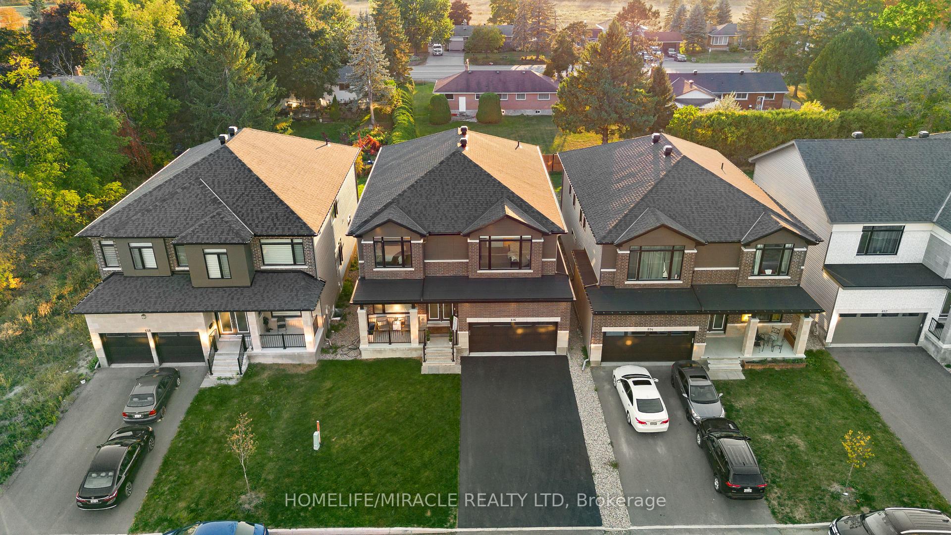 Photo 2 of 616 Kenabeek Terrace E, Ottawa, Riverside South/Gloucester Glen — HOMEH