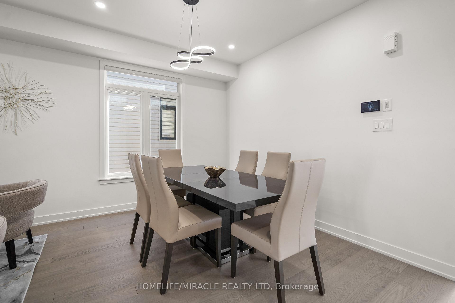 Photo 10 of 616 Kenabeek Terrace E, Ottawa, Riverside South/Gloucester Glen — HOMEH