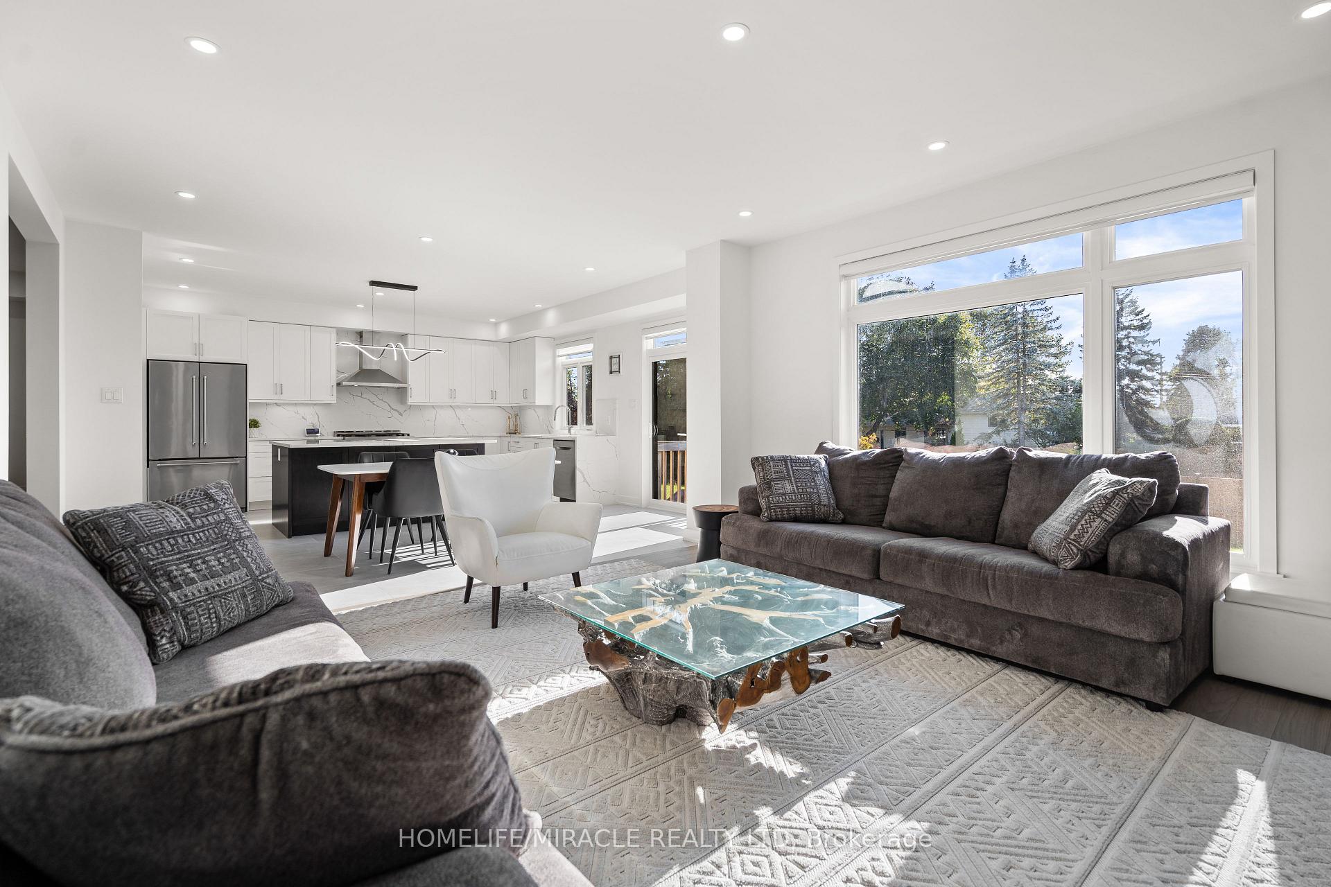 Photo 4 of 616 Kenabeek Terrace E, Ottawa, Riverside South/Gloucester Glen — HOMEH