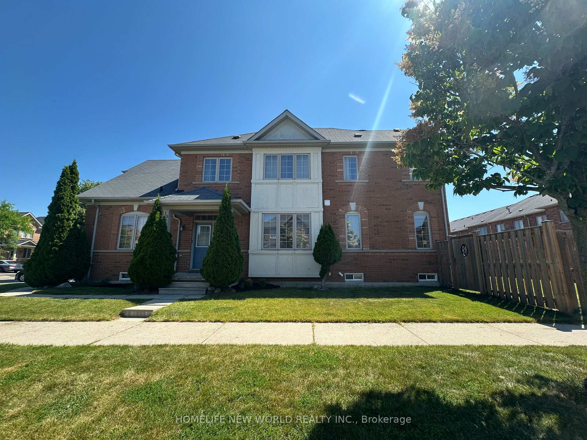 Photo 2 of 35 Westport Drive, Whitby, Pringle Creek — HOMEH