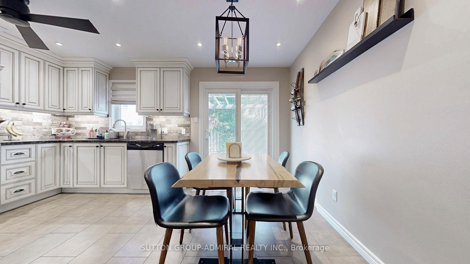 Photo 11 of 215 Brickstone Circle, Vaughan, Brownridge — HOMEH