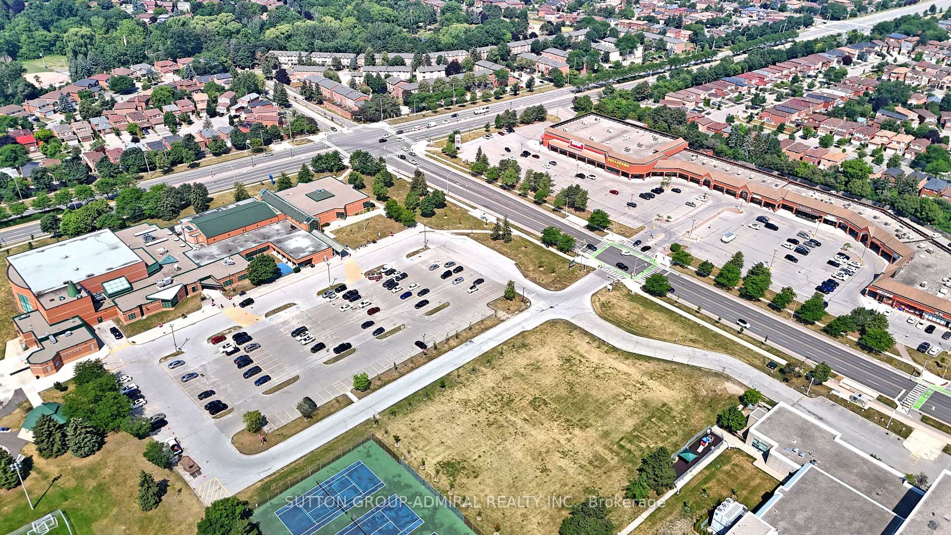 Photo 42 of 215 Brickstone Circle, Vaughan, Brownridge — HOMEH