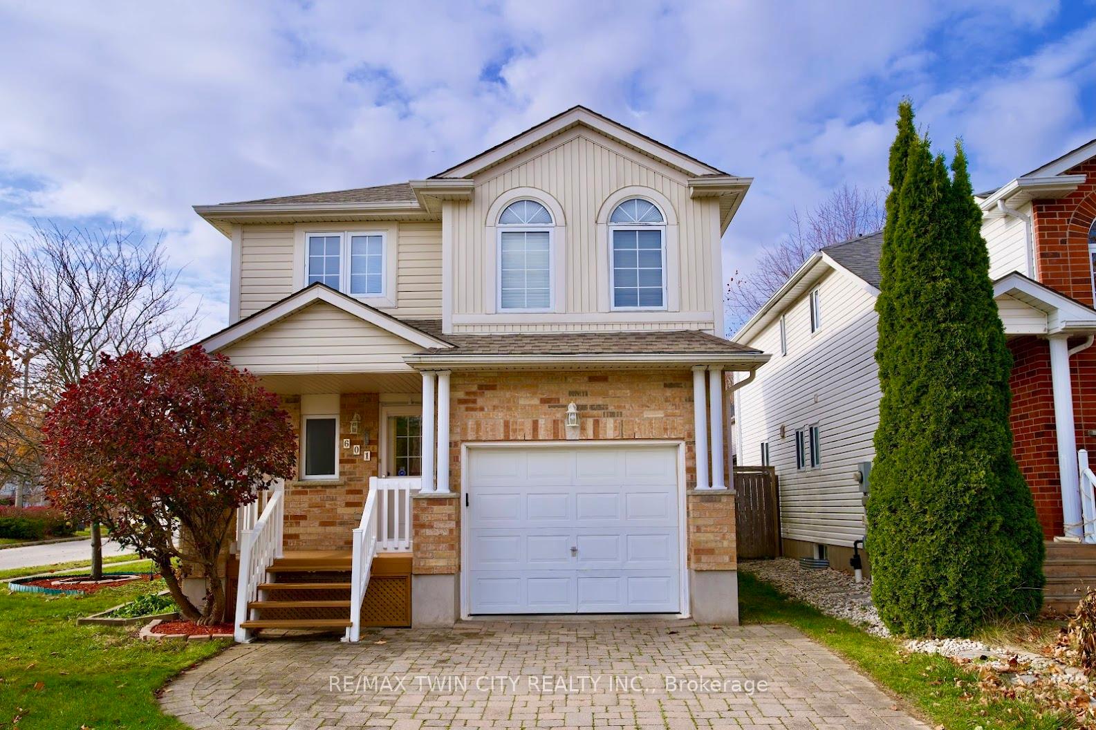 Photo 1 of 601 Mountain Maple Avenue, Waterloo — HOMEH