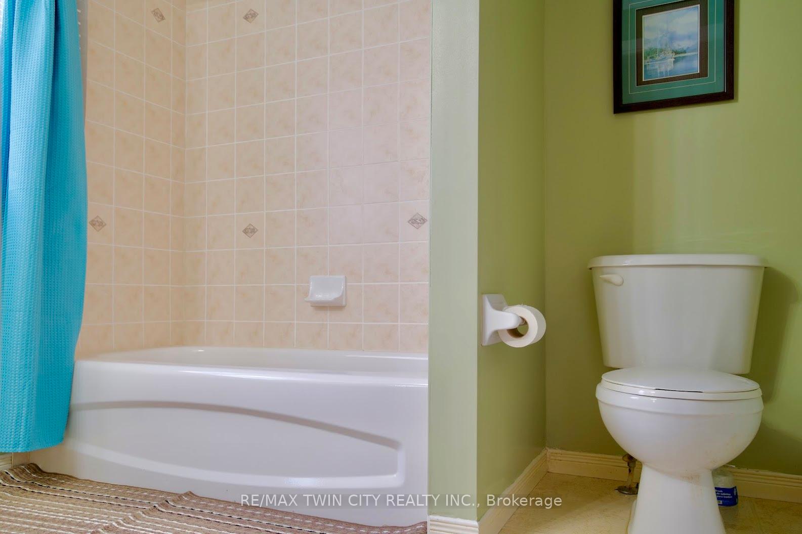 Photo 12 of 601 Mountain Maple Avenue, Waterloo — HOMEH