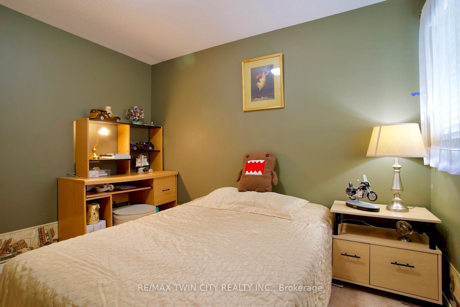 Photo 18 of 601 Mountain Maple Avenue, Waterloo — HOMEH