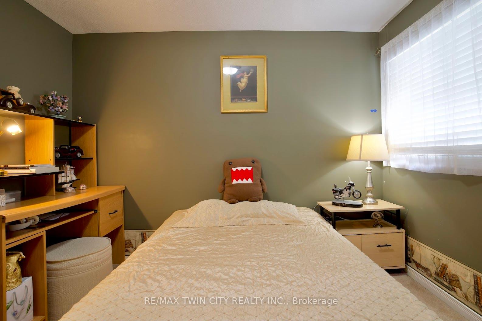 Photo 19 of 601 Mountain Maple Avenue, Waterloo — HOMEH