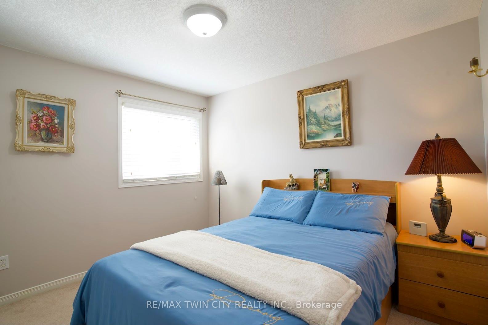 Photo 21 of 601 Mountain Maple Avenue, Waterloo — HOMEH