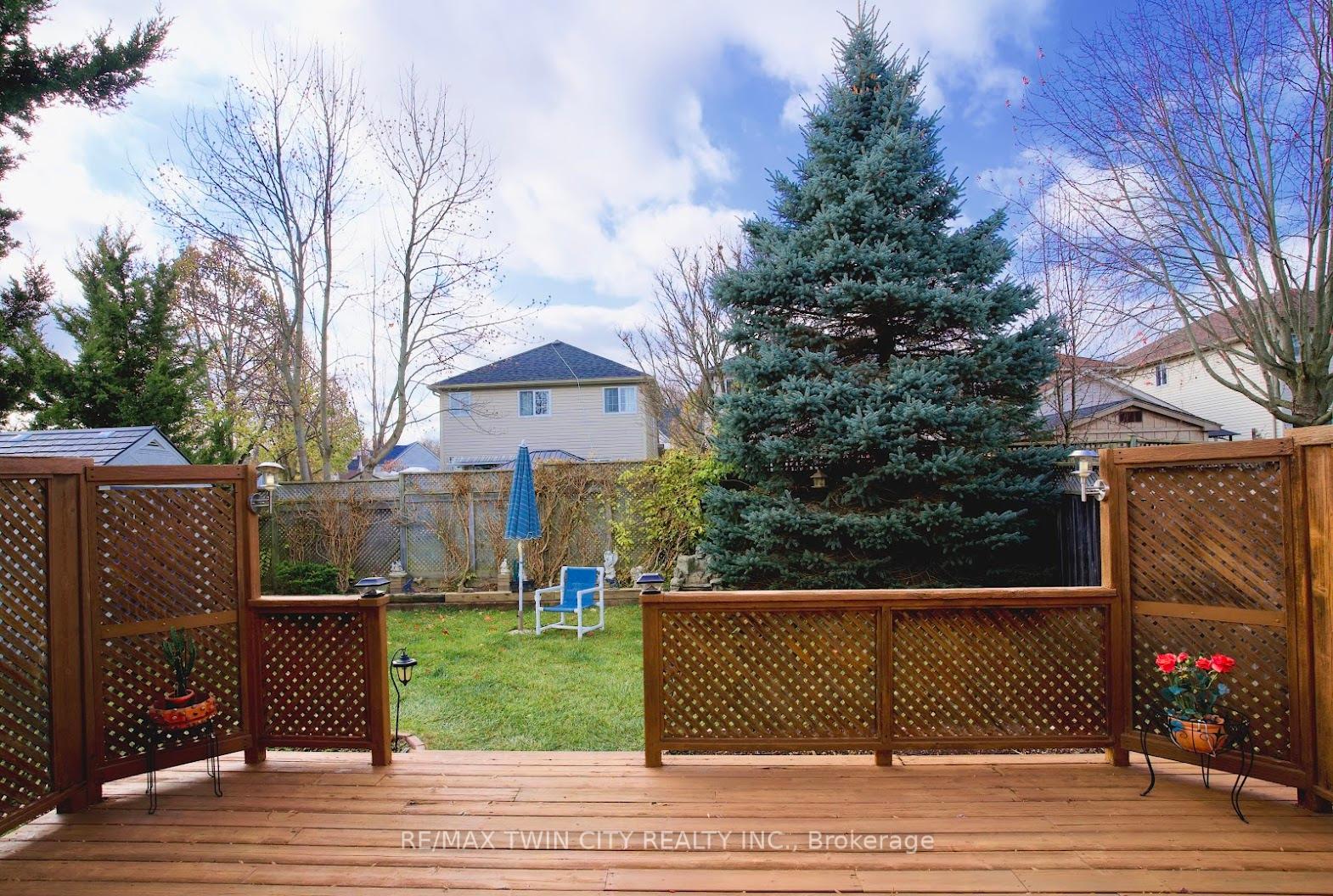 Photo 24 of 601 Mountain Maple Avenue, Waterloo — HOMEH