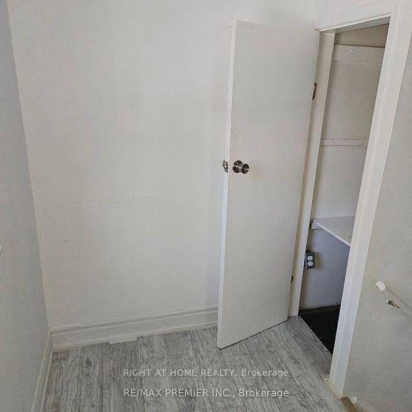 Photo 8 of Unit 2, 64 Wellington Street E, Aurora, Aurora Village — HOMEH