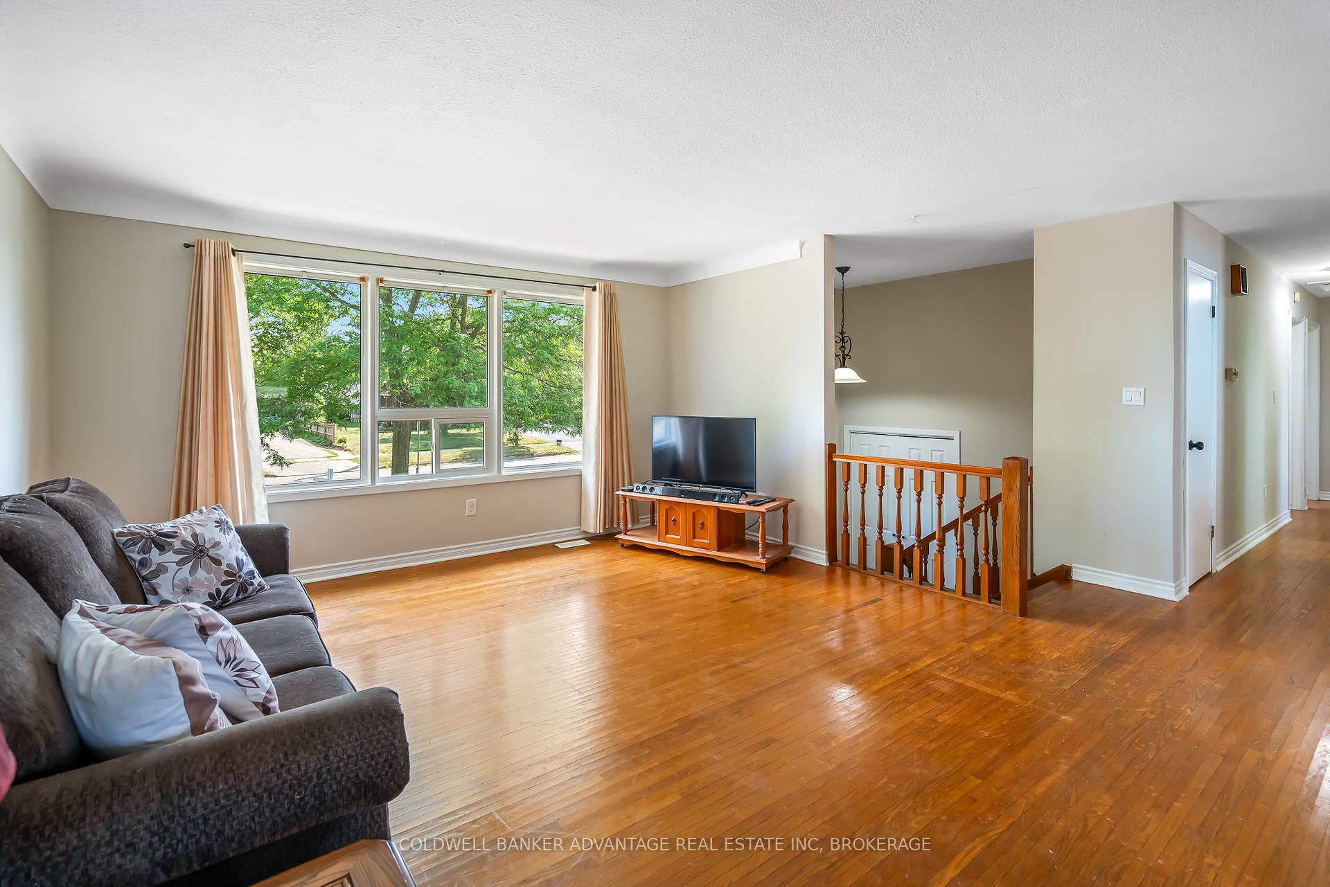 Photo 13 of 63 Champlain Avenue, Welland, N. Welland — HOMEH