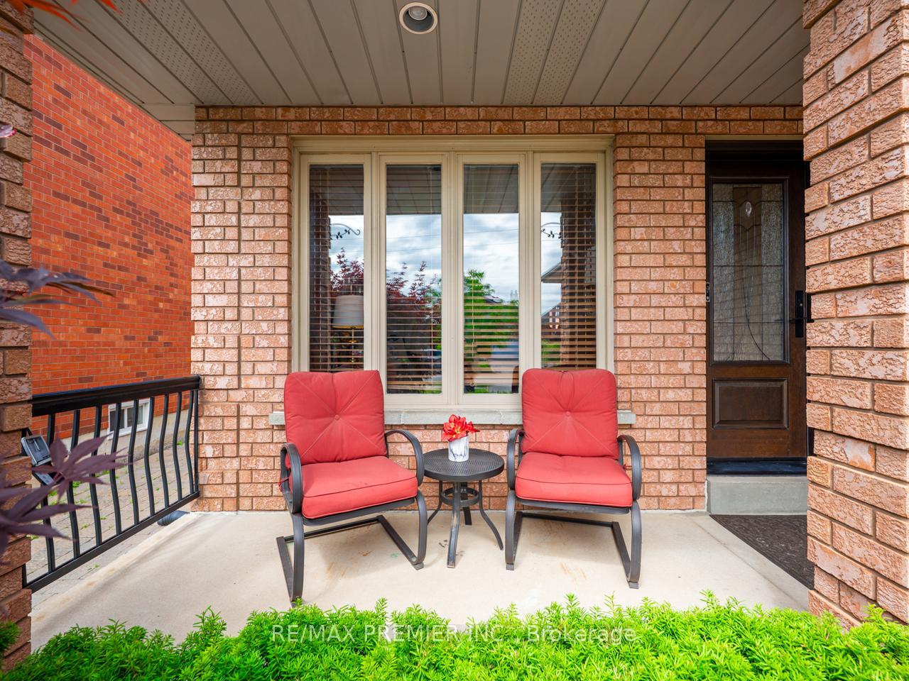 Photo 3 of 129 View North Court, Vaughan, West Woodbridge — HOMEH