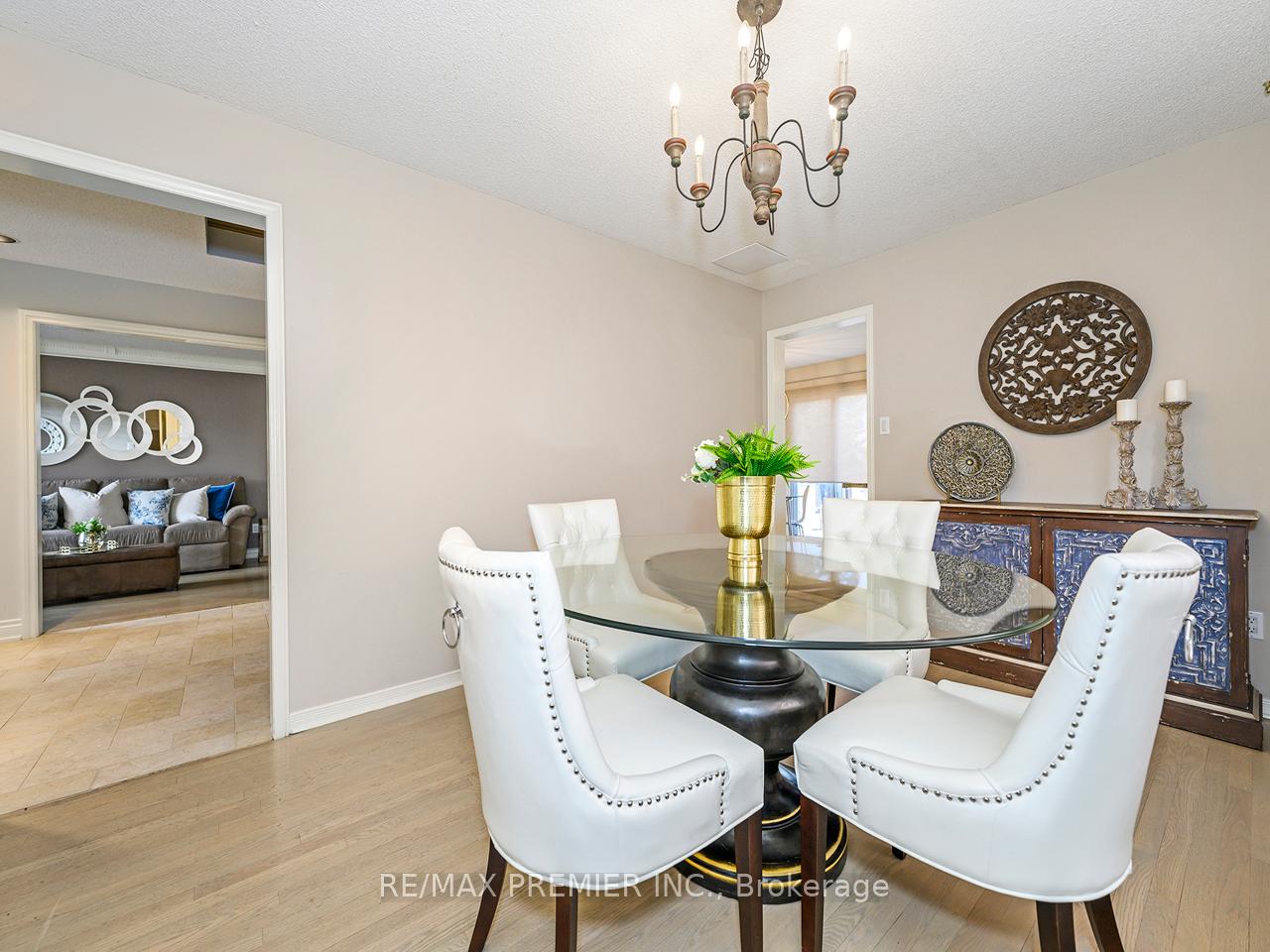 Photo 12 of 129 View North Court, Vaughan, West Woodbridge — HOMEH