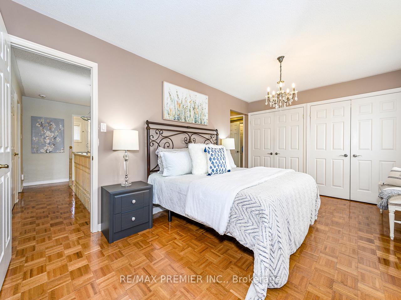 Photo 17 of 129 View North Court, Vaughan, West Woodbridge — HOMEH