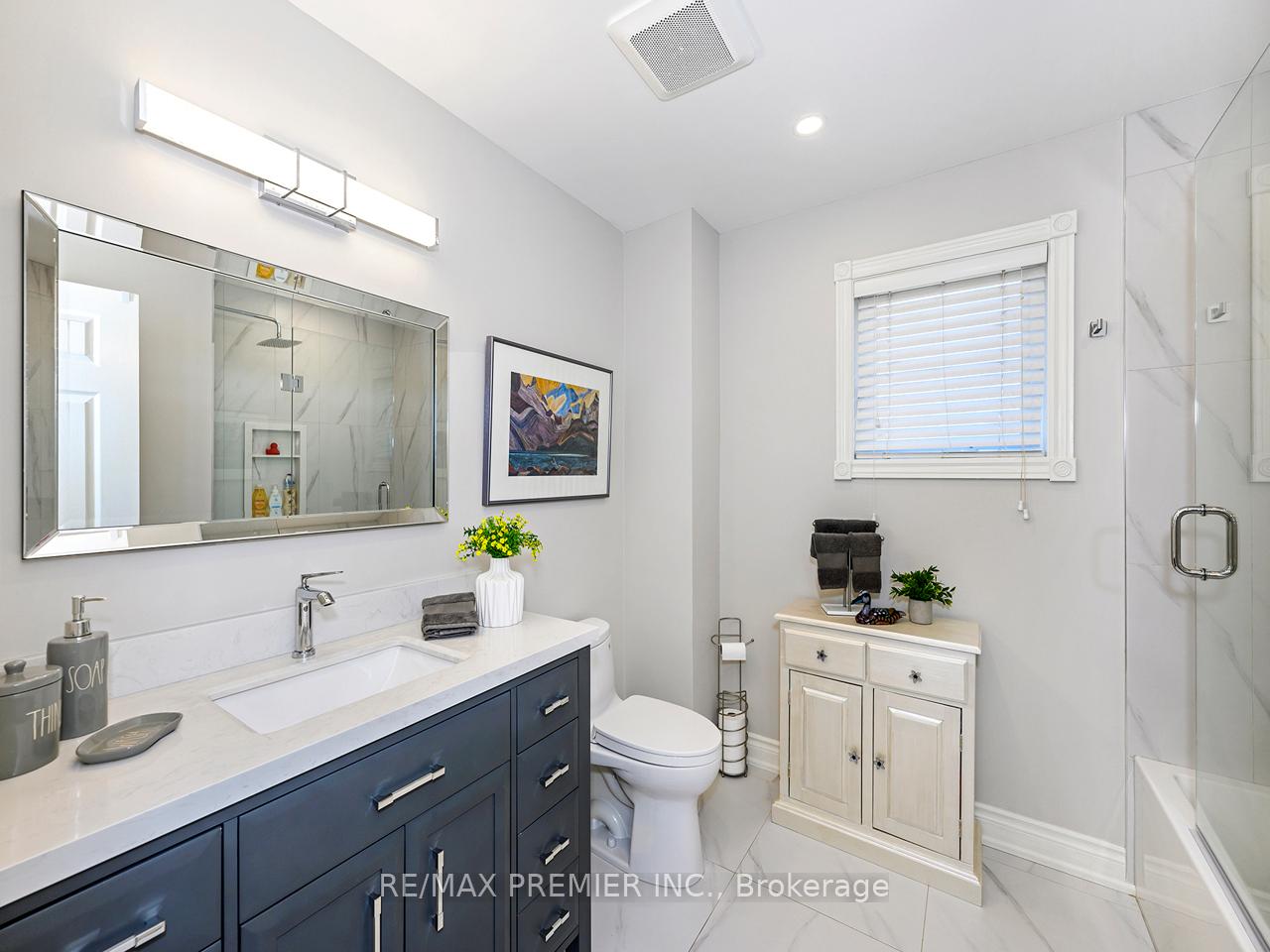Photo 20 of 129 View North Court, Vaughan, West Woodbridge — HOMEH