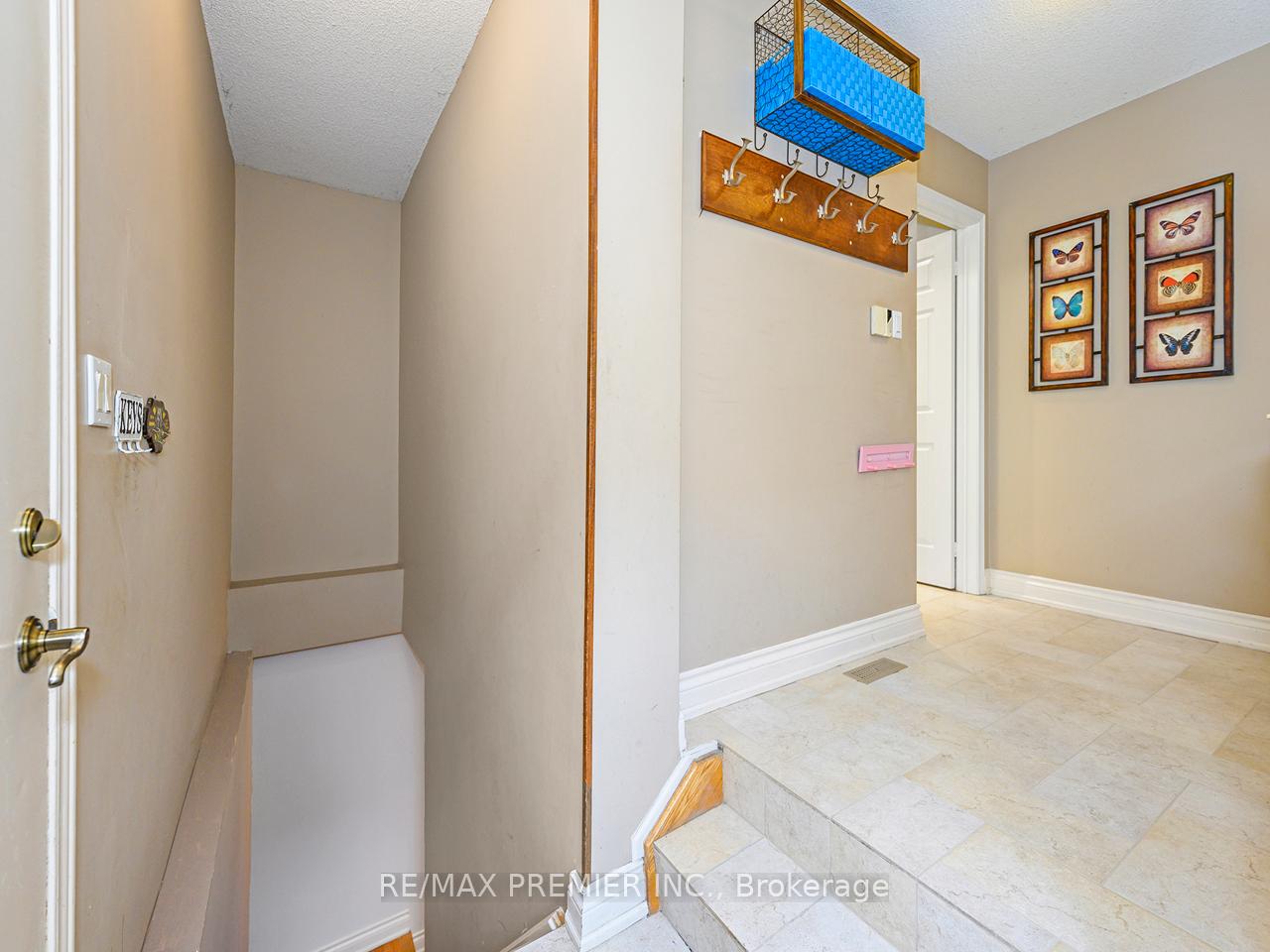 Photo 24 of 129 View North Court, Vaughan, West Woodbridge — HOMEH