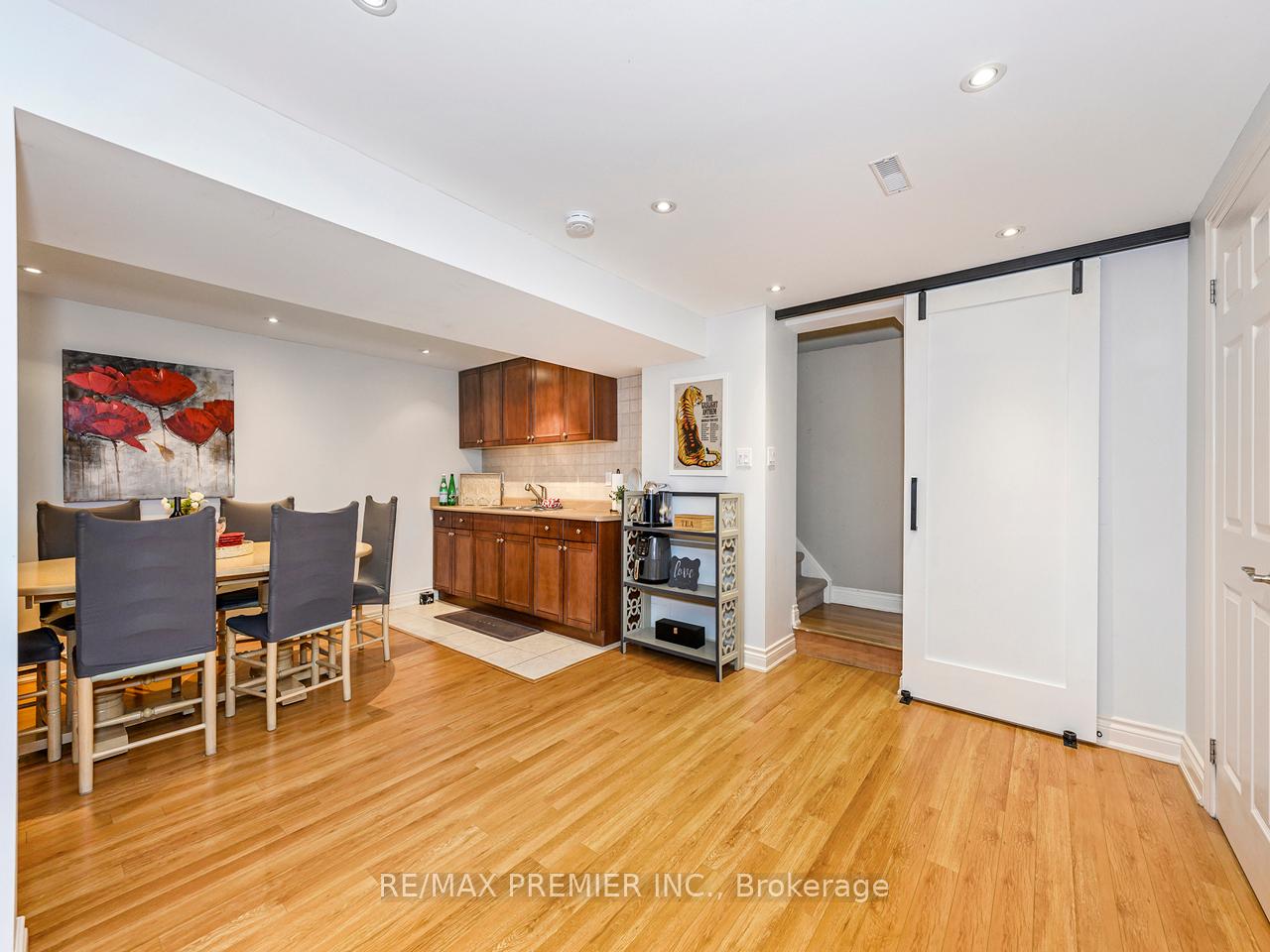 Photo 25 of 129 View North Court, Vaughan, West Woodbridge — HOMEH