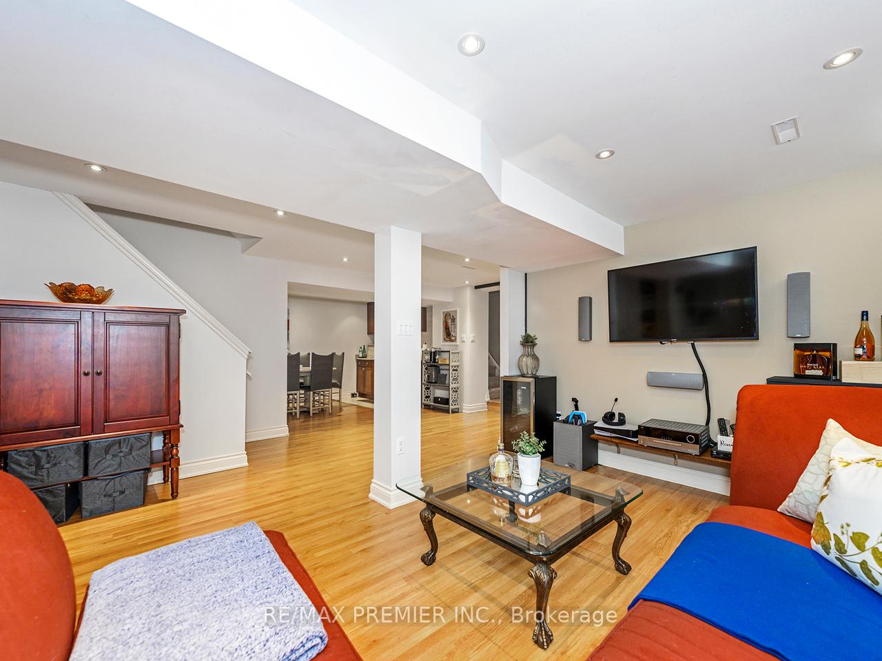 Photo 26 of 129 View North Court, Vaughan, West Woodbridge — HOMEH