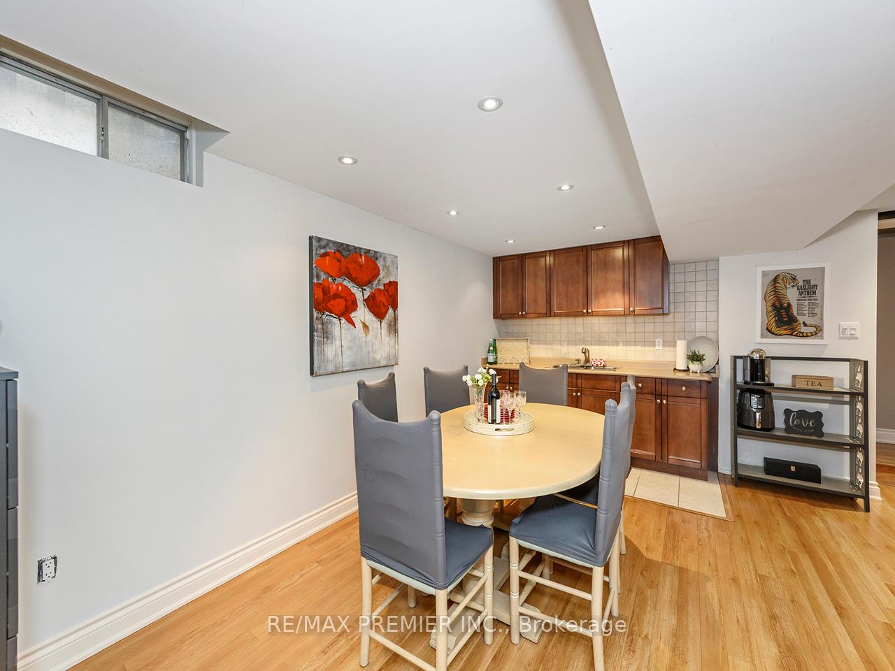 Photo 28 of 129 View North Court, Vaughan, West Woodbridge — HOMEH