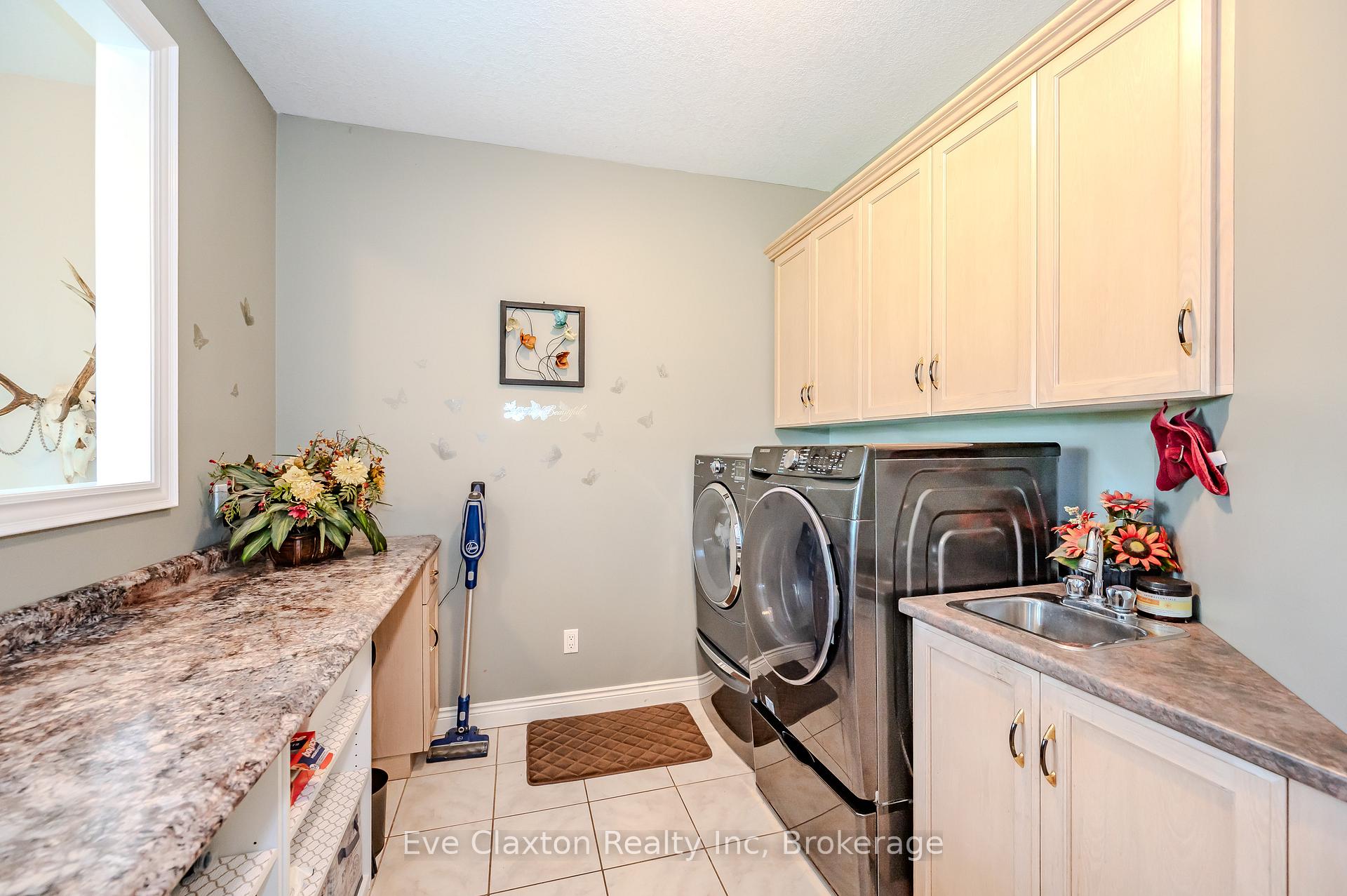 Photo 1 of 5946 86 Line, Woolwich — HOMEH