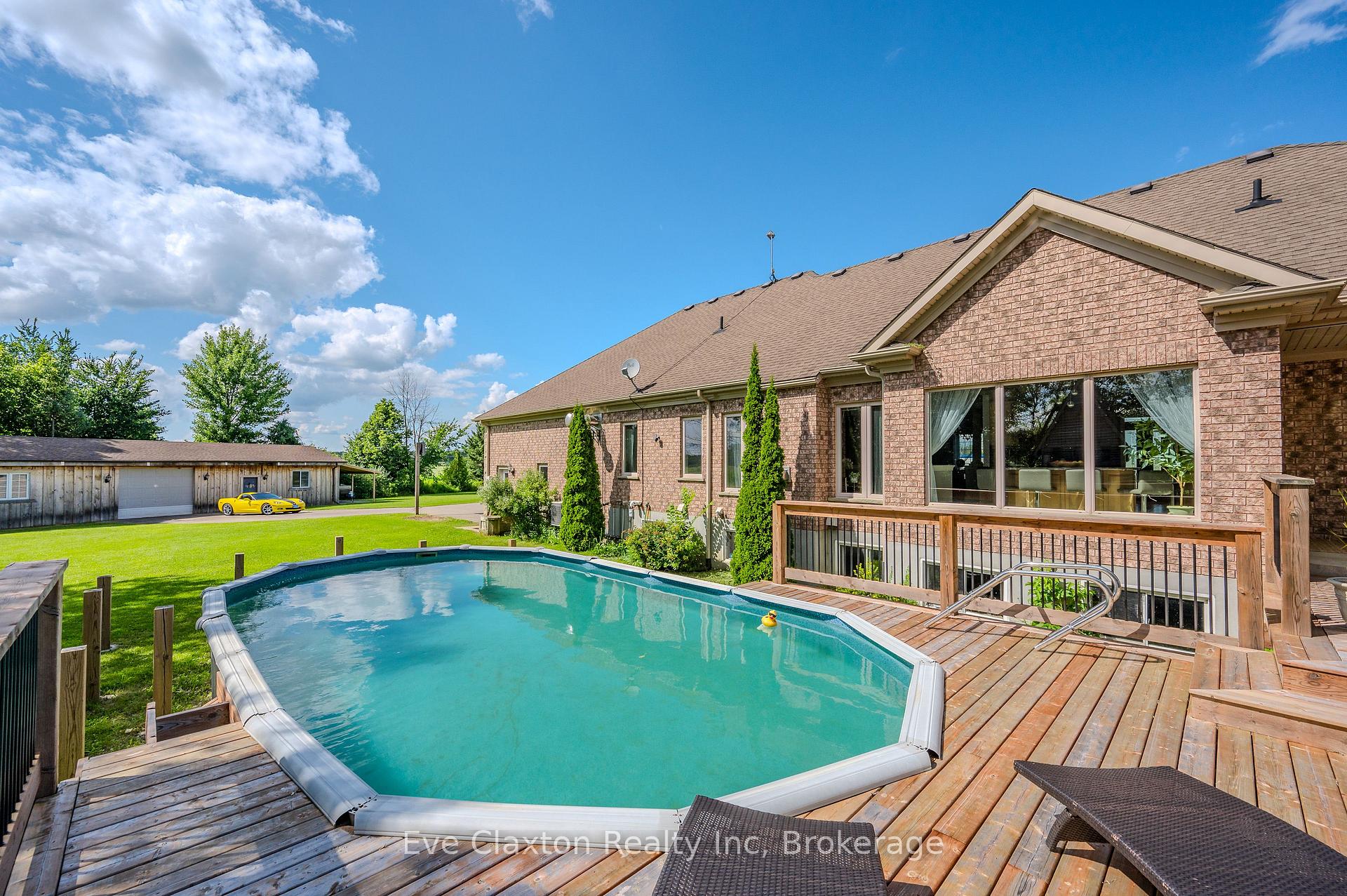 Photo 2 of 5946 86 Line, Woolwich — HOMEH