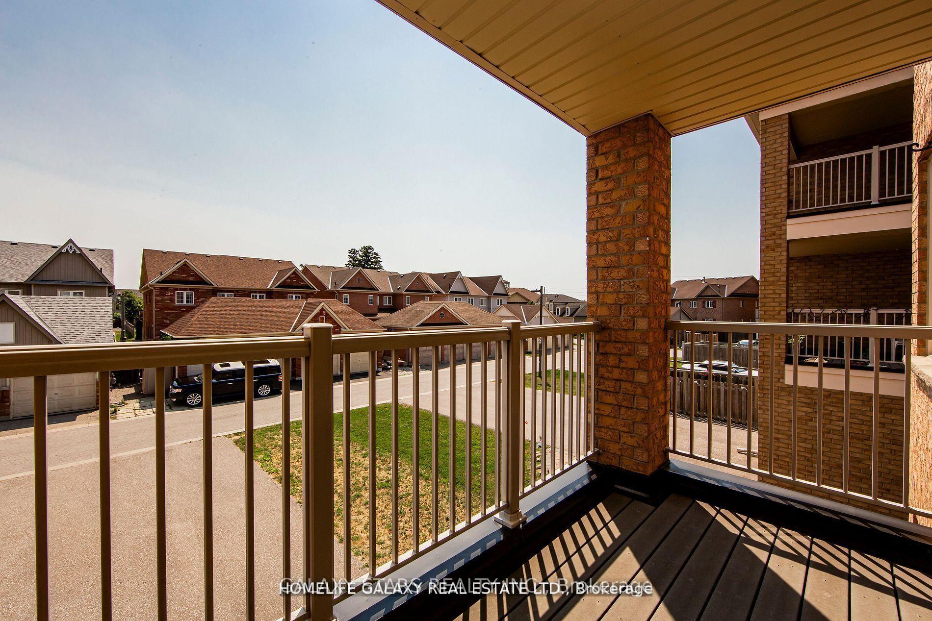 Photo 12 of 17 Ivy Stone Court, Markham, Cornell — HOMEH