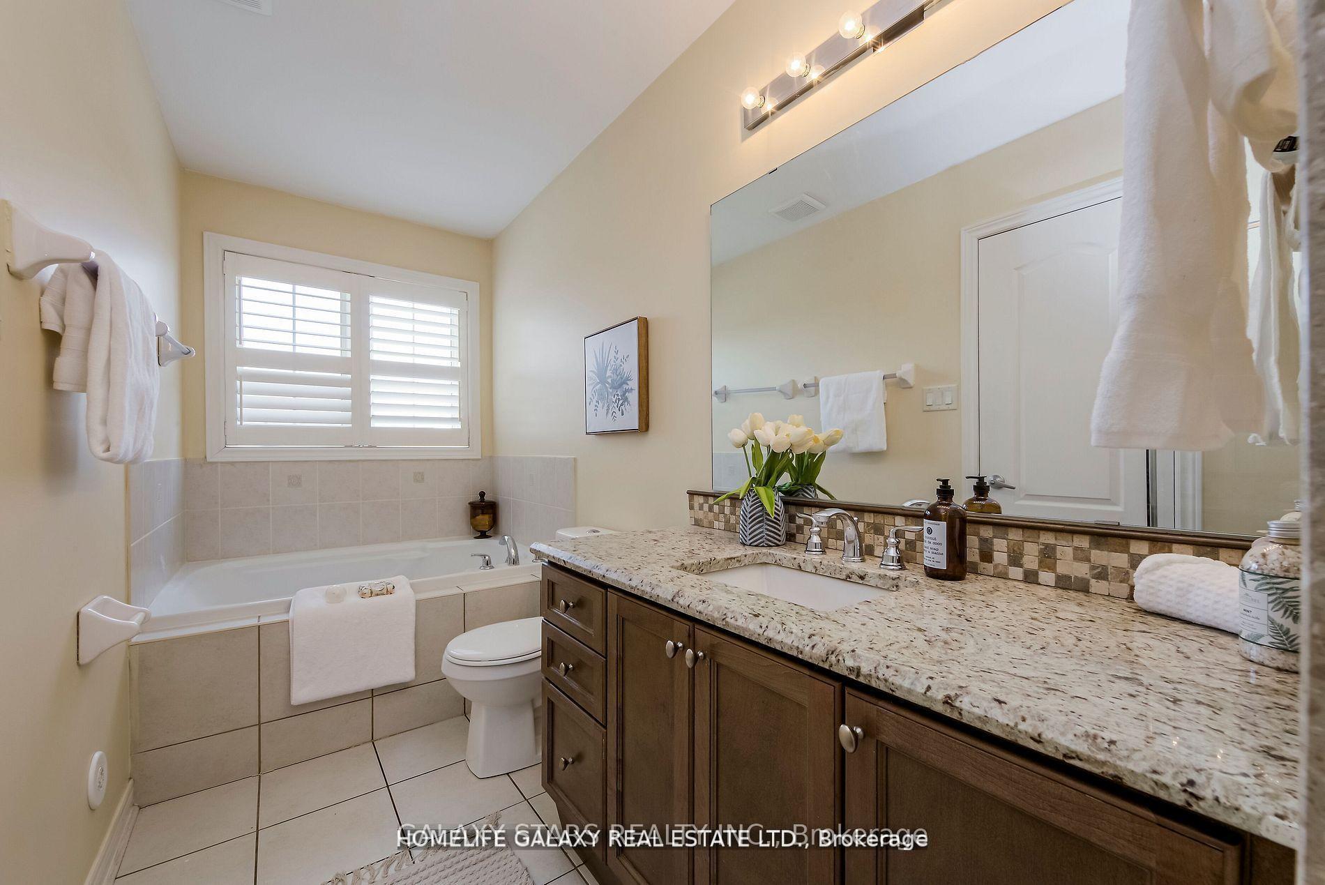 Photo 16 of 17 Ivy Stone Court, Markham, Cornell — HOMEH