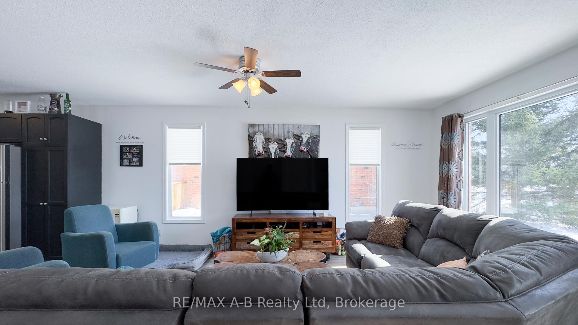 Photo 4 of 33 Cobourg Street, West Perth, Mitchell — HOMEH