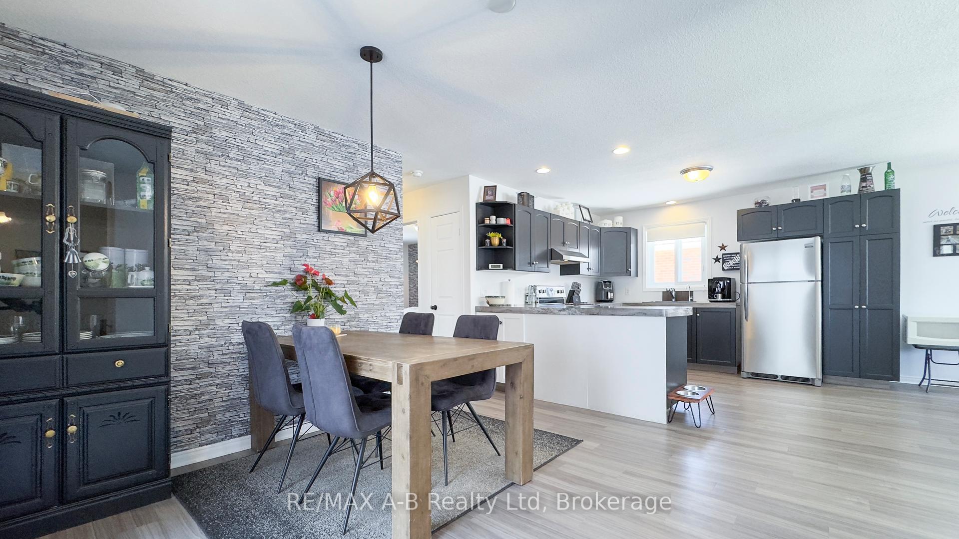 Photo 17 of 33 Cobourg Street, West Perth, Mitchell — HOMEH