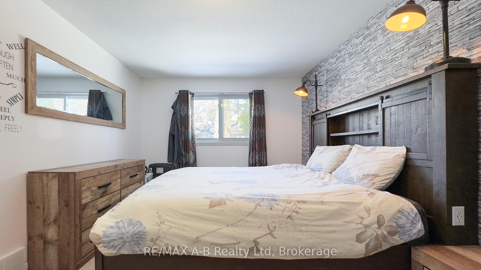 Photo 19 of 33 Cobourg Street, West Perth, Mitchell — HOMEH