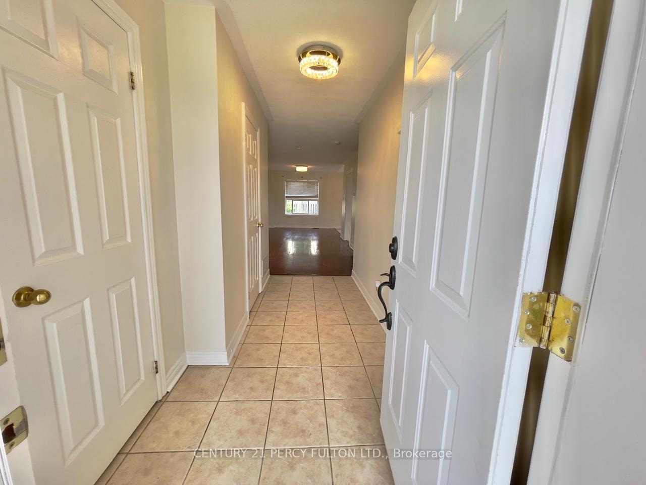 Photo 5 of 21 Teagarden Court, Whitby, Rolling Acres — HOMEH