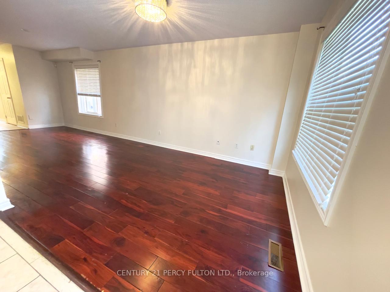 Photo 9 of 21 Teagarden Court, Whitby, Rolling Acres — HOMEH