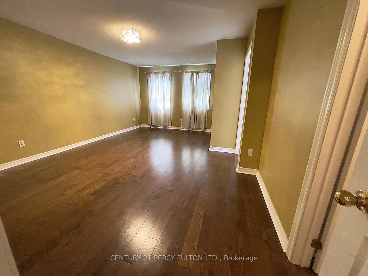 Photo 16 of 21 Teagarden Court, Whitby, Rolling Acres — HOMEH